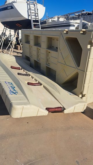 Plataforma flotante para motos de agua
