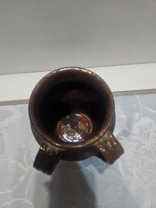 Brocca in ceramica marrone