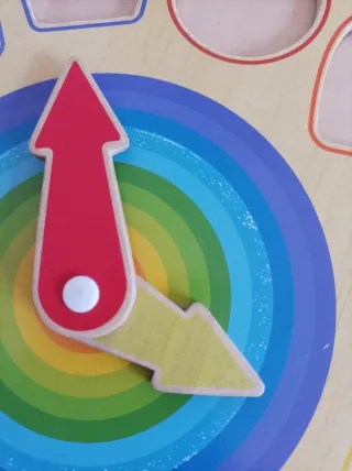 Reloj de madera educativo con números