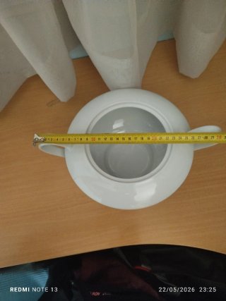 Sopera de porcelana blanca