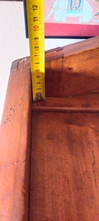Cajonera de madera de antigua mercería