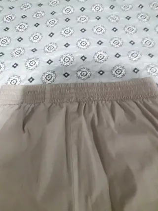 Pantalón ancho de verano beige