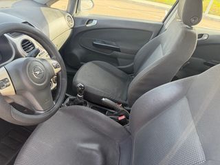 Opel corsa 1.2i 150 mll kilómetros año 2010