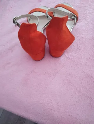 Sandalias naranja y dorado mujer