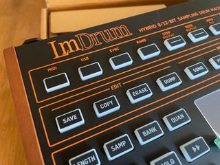 Behringer LM Drum - Caja de Ritmos Híbrida