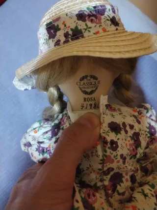 Muñeca de porcelana vintage