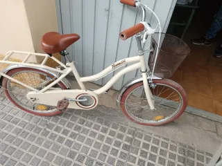 Bicicleta infantil color crema