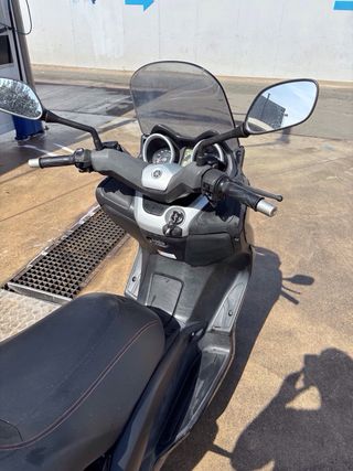 YAMAHA XMAX 125cc Negra Automática