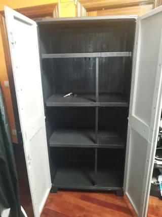 Armario Escobero Polipropileno 2 Puertas