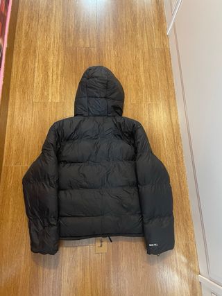 Abrigo Stüssy Negro con Forro Rosa