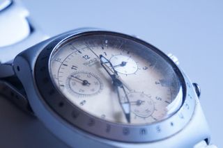 Swatch Irony Chronograph Beige/Plata