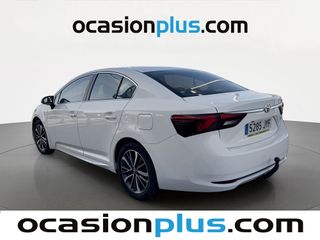 Toyota Avensis 150D Advance 105 kW (143 CV)