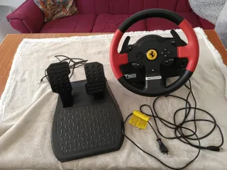 Volante Thrustmaster T15 con pedales