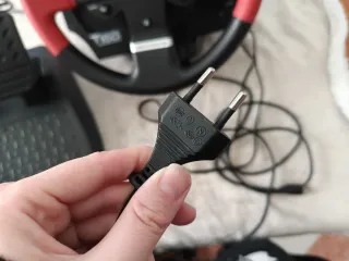 Volante Thrustmaster T15 con pedales