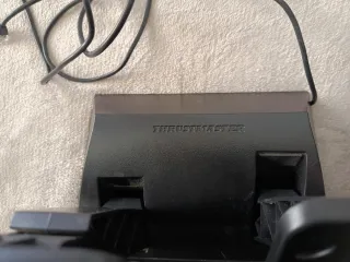 Volante Thrustmaster T15 con pedales