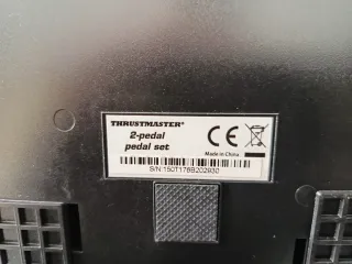 Volante Thrustmaster T15 con pedales
