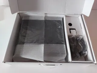 PS4 500GB + Caja + Mando + 4 Juegos