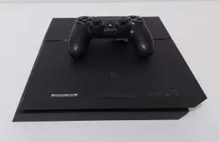PS4 500GB + Caja + Mando + 4 Juegos