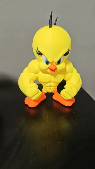 Figura Piolín 3D Musculoso