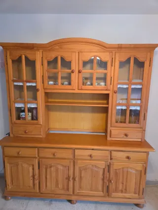 NEGOCIABLE, En Chipiona, Mueble pino salón tv