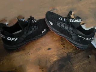 Zapatillas Puma Negras . T41. Nuevas a estrenar.