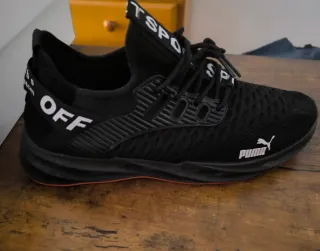 Zapatillas Puma Negras . T41. Nuevas a estrenar.