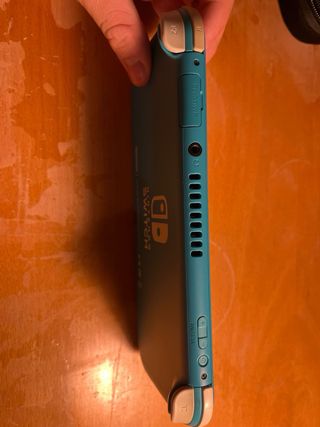 Nintendo Switch Lite con funda y 2 juegos