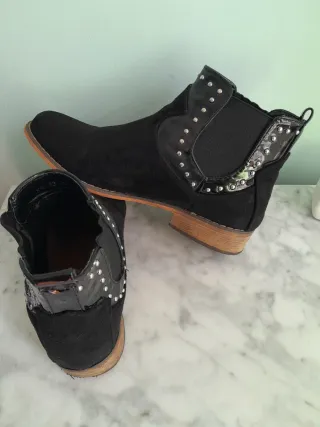 Botines negros talla 35