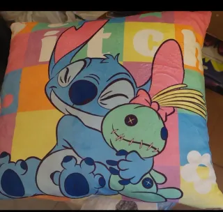 Cojín Stitch con Muñeco Vudú nuevo con etiquetas