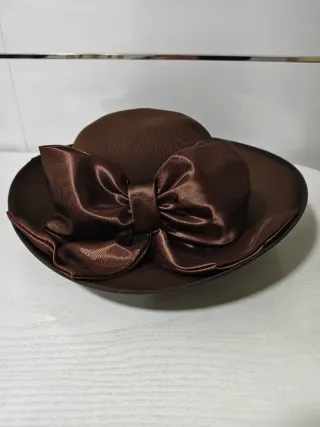 Sombrero marrón chocolate con lazo de satén