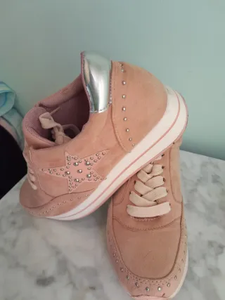 Deportivas rosas y plateadas talla 36