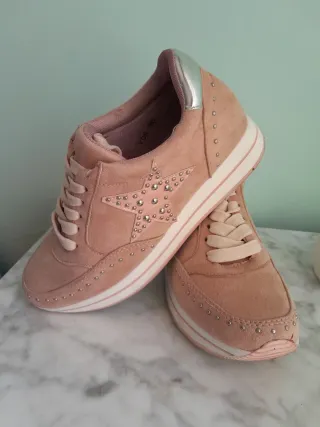 Deportivas rosas y plateadas talla 36