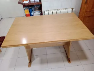 Mesa de cocina extensible de madera