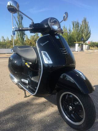 Piaggio Vespa Gts Super 125 Negra