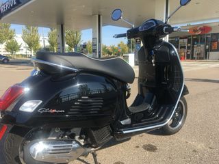 Piaggio Vespa Gts Super 125 Negra