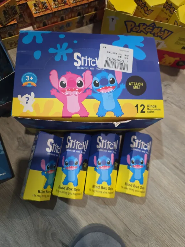 Figuritas Colecionáveis Disney Stitch e Pokémon