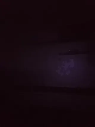 Parete attrezzata con tavolo allungabile e 4 sedie