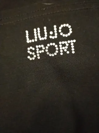 Pantaloni neri