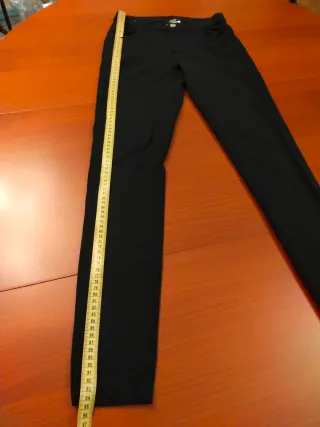 Pantaloni neri