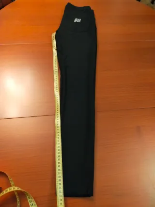 Pantaloni neri
