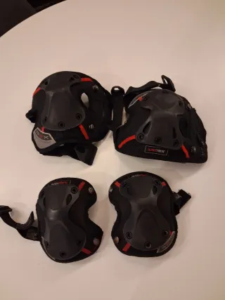 Rodilleras protectoras negras y rojas