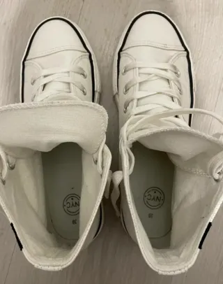 Zapatillas altas tipo Converse blancas