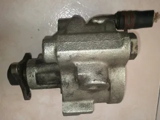 Bomba de dirección asistida Renault 77004191