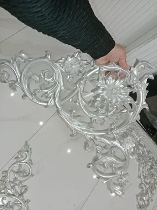 Adorno decorativo plateado para espejo