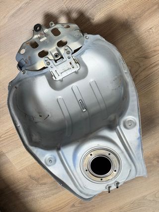 Depósito Suzuki GSXR 1000 K7/K8