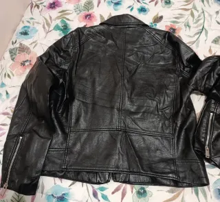 Chaqueta cuero H&M cremalleras negra
