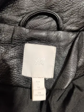 Chaqueta cuero H&M cremalleras negra