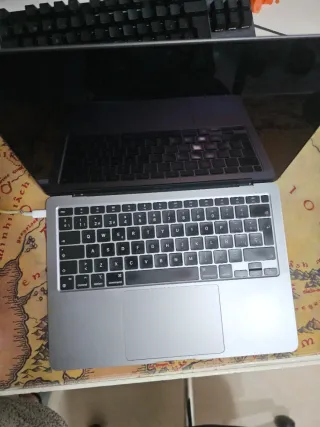 Macbook Air M1 Gris Espacial