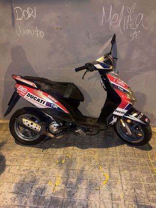 Moto 49cc Ducati Scooter Roja Negra