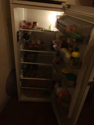 Frigorífico Beko con congelador Zanussi